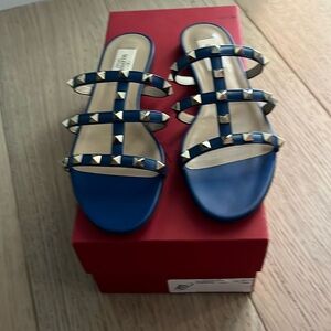 NIB Valentino Garavani Sandals